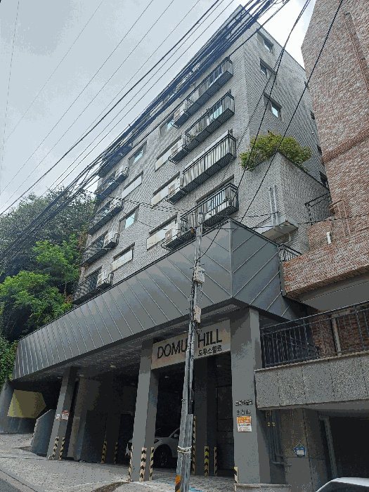 본건 소재 건물 북서측 전경