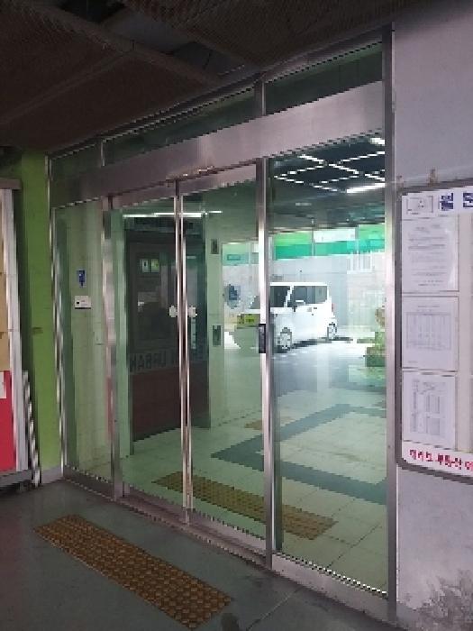 공동 출입문
