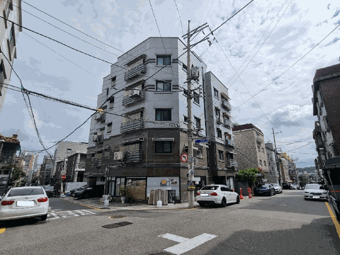 본건 소재 건물 전경