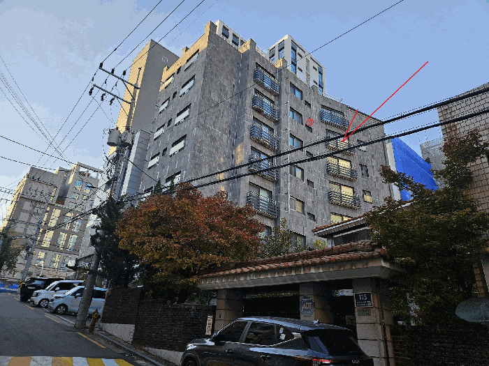 대상물건 소재 건물 및 제시외건물 ㄱ)