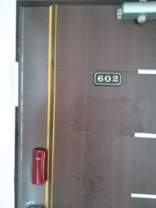602호 세대 출입문