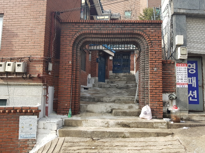 본건 (동측에서 촬영)