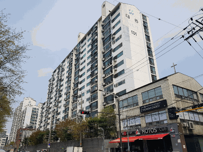 본건 소재 제101동(남서측에서 촬영)