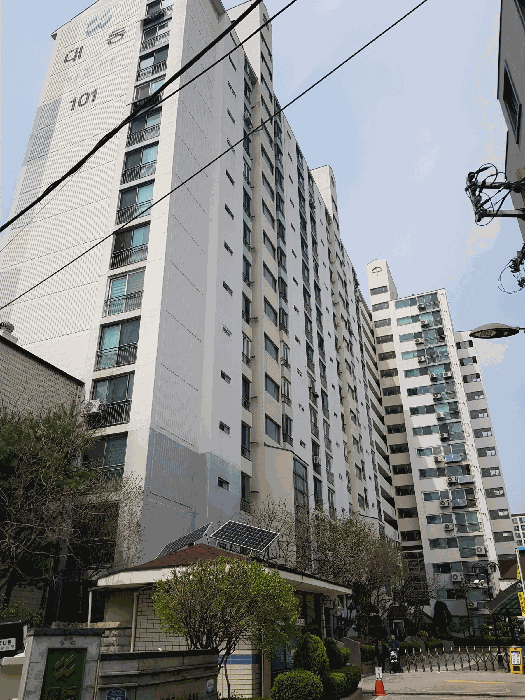 본건 소재 제101동(남동측에서 촬영)
