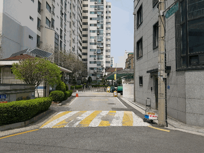 본건 소재 단지 진출입구(남측에서 촬영)