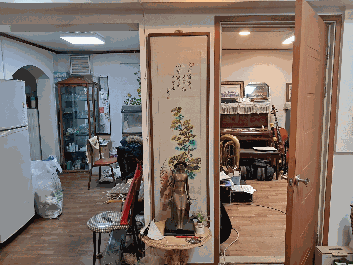 1층 방 및 주방입구