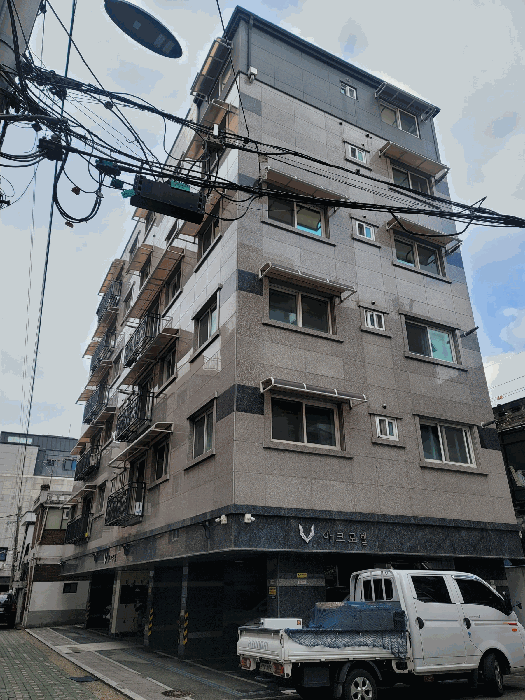 본건 속한 건물전경