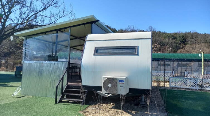 목록4 토지 및 그 지상 제시외 건물(야영장시설)