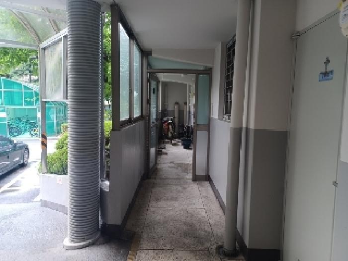본건 호원하늘빛아파트 101동 102호가 위치한 1층 복도 현황사진
