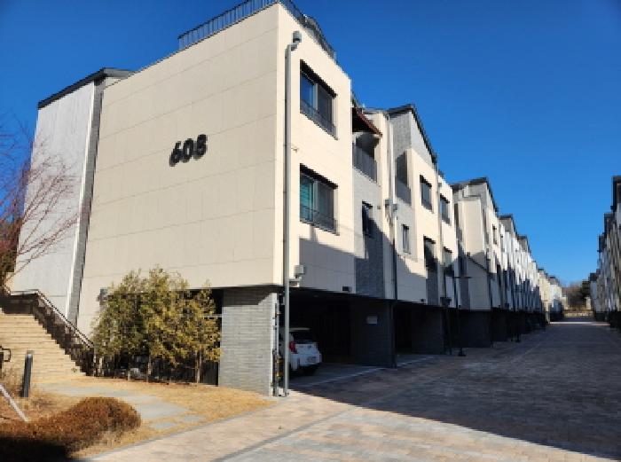 본건 전경(608동)