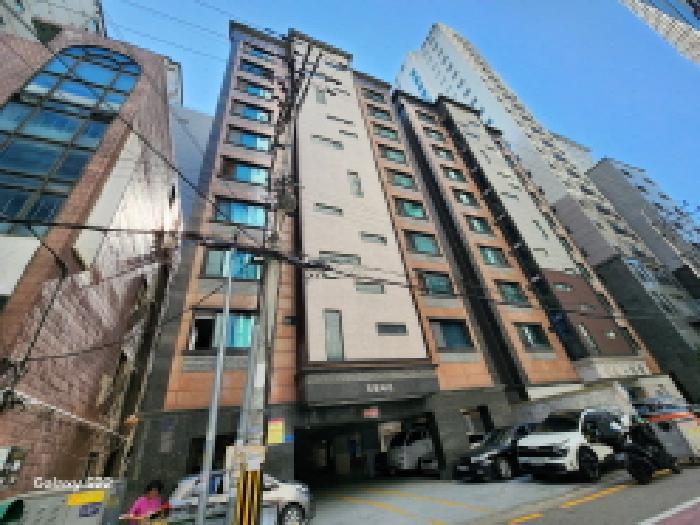 이건 부동산 외관 전경