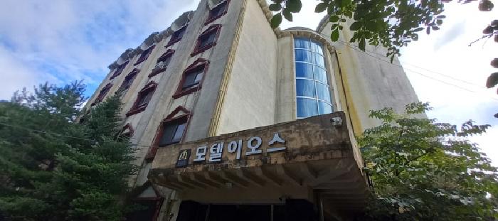 목록1.토지 및 목록2. 숙박시설 전경