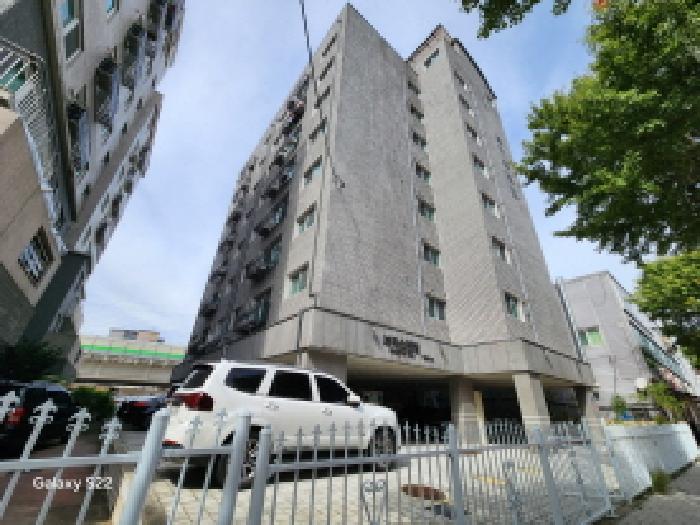 이건 부동산 외관 전경