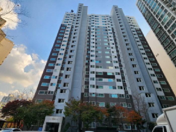 이건 부동산 외관 전경
(106동)