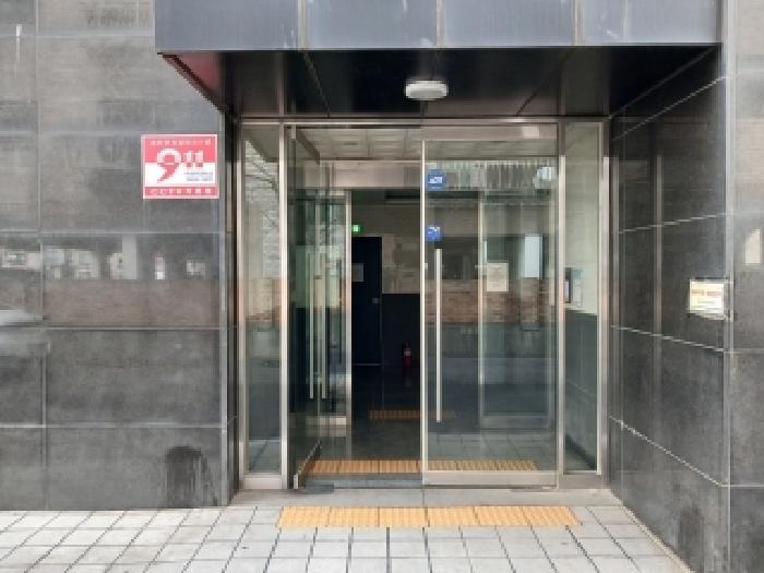 본건 호원동 13층 공동주택 르네상스시티 1층 공동출입구 현사진