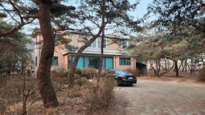 목록7. 2층 주택과 주변 외관 전경