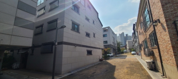 이건 목록 토지 및 토지상 제시외 건물 전경(2)