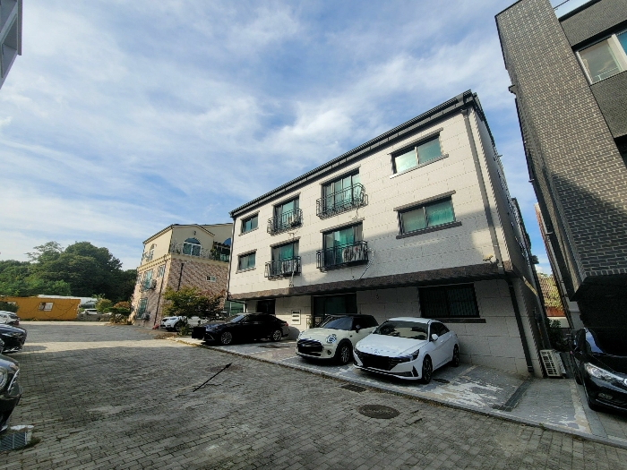 본건(남동측에서촬영)