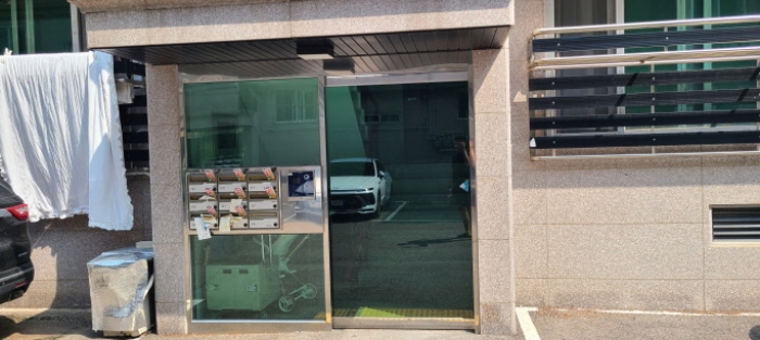 공동현관 출입구 전경