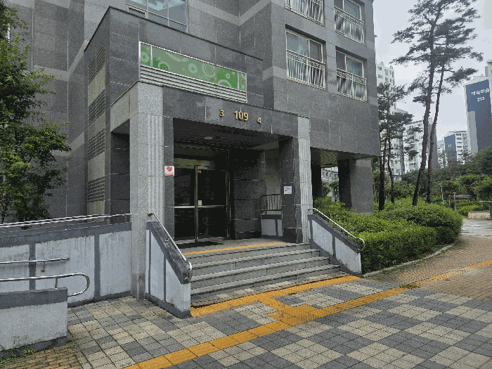 출입구전경
