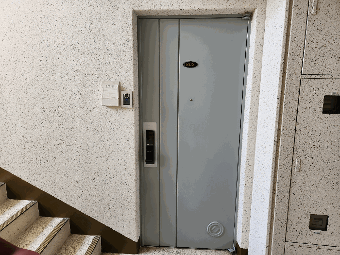 본건 입구