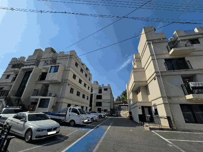 대상물건 소재 다세대주택 단지 전경