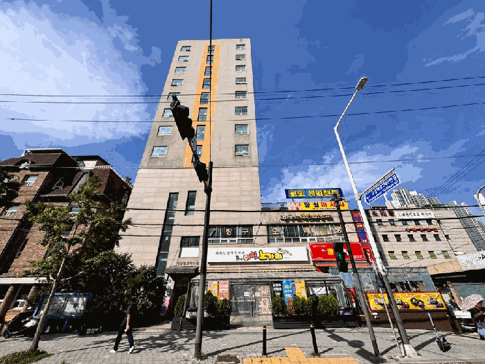 본건 소재 건물 전경