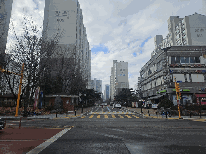 본건 소재 아파트 단지 입구