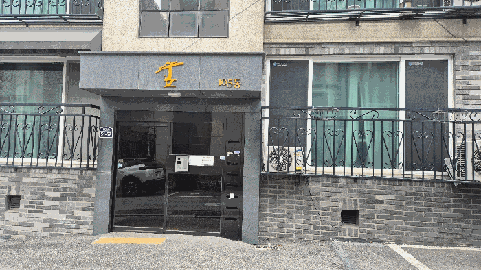 본건건물입구전경