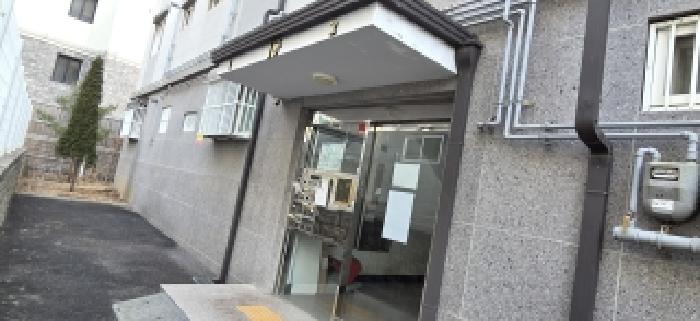 공동출입문