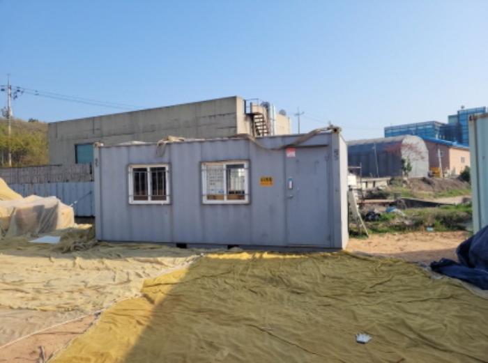 본건 남북동 52-1에 있는 컨테이너 건물2 (제시외 건물)