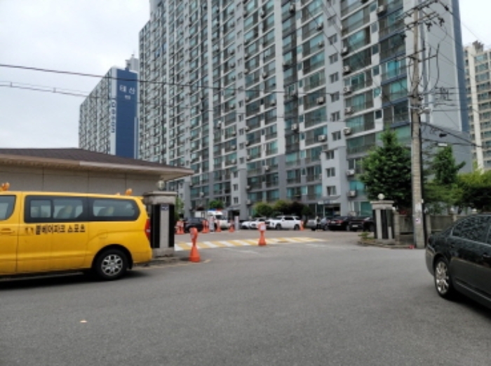 주출입구