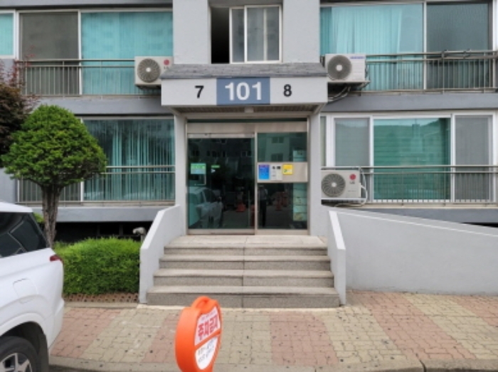 본건 주출입구