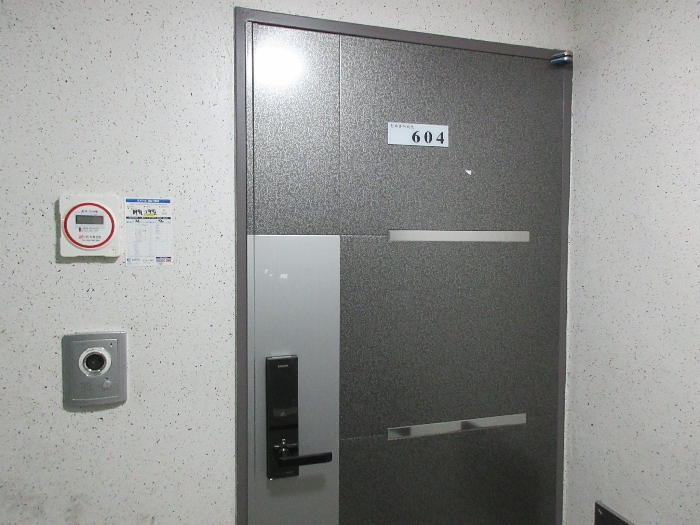 < 기호4) 604호 현관 >