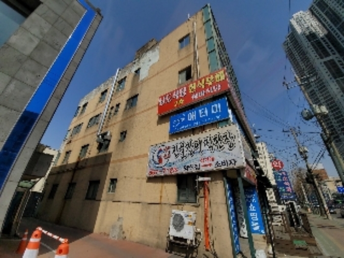 건물 전경