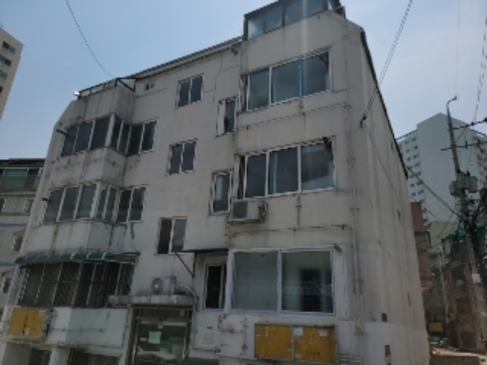 건물 전경