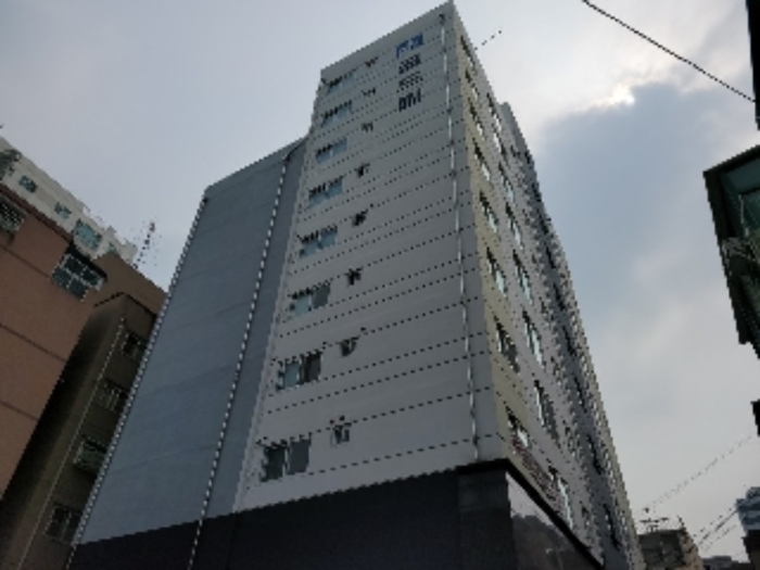 건물 전경