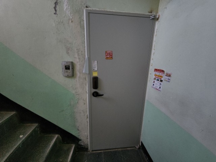 출입문 및 안내장