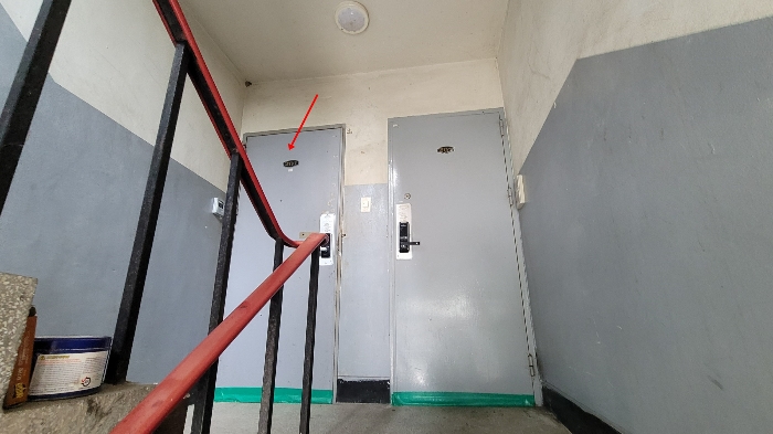 본건출입구