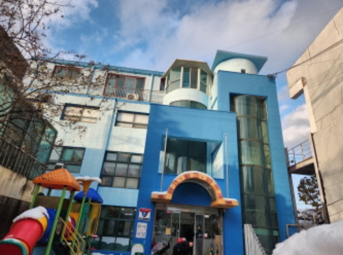건물 전경