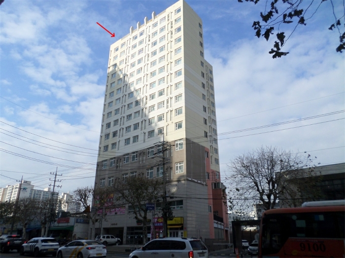 본건이 속한 건물의 전경