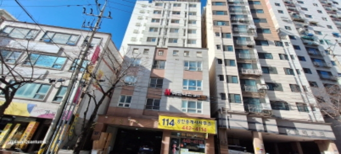 건물 전경