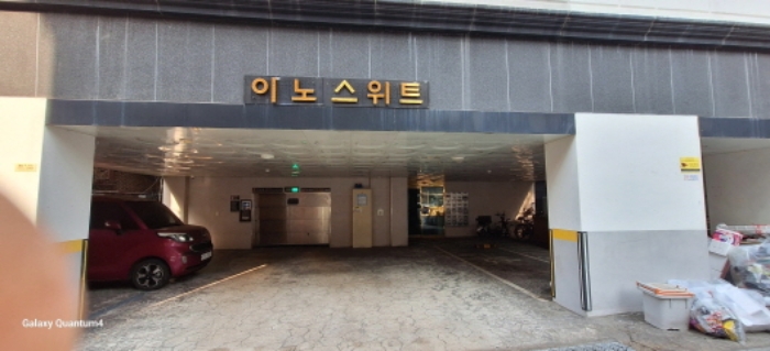 출입구 `이노스위트`로 표시됨
