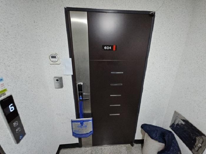 세대출입문