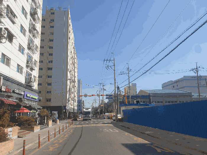 남측 접면 도로