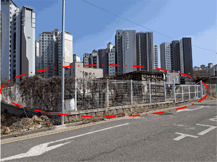 본건 및 제시외 물건 : 북서측에서 촬영