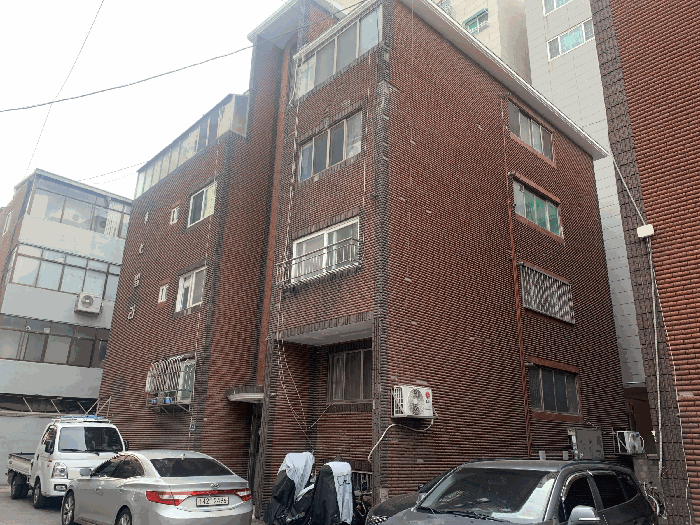 대상물건 소재 건물 전경