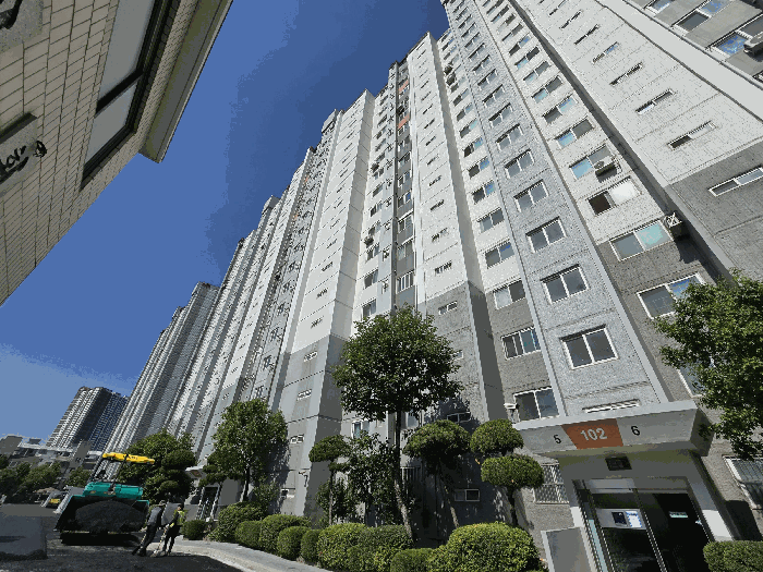 본건 소재 건물 전경