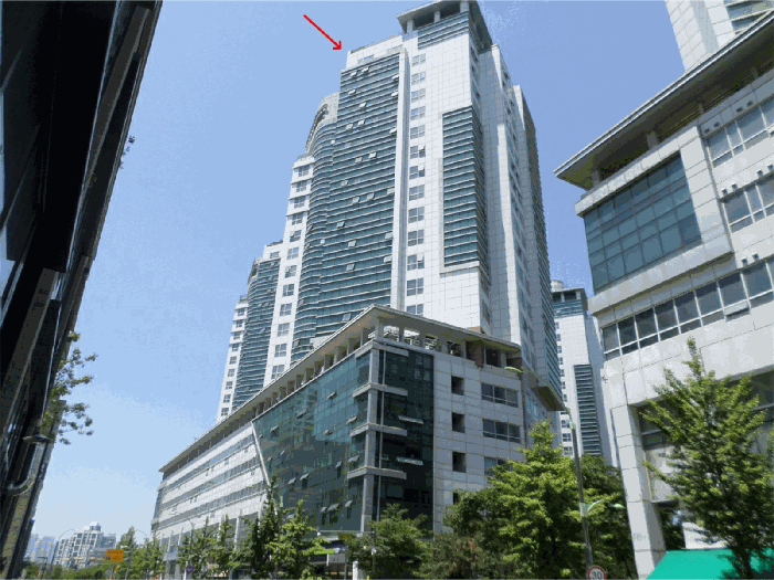 본건이 속한 건물의 전경