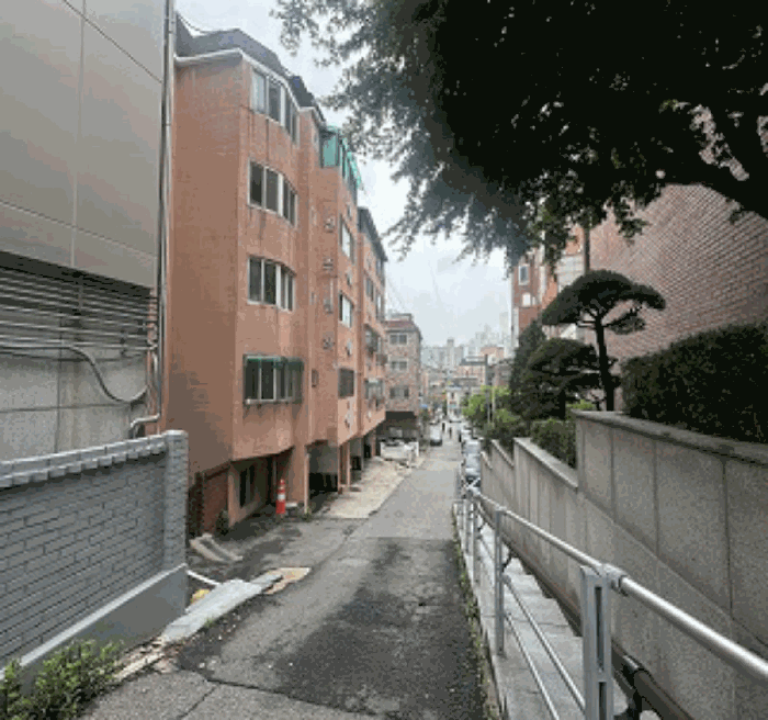 본건 남서측에서 촬영